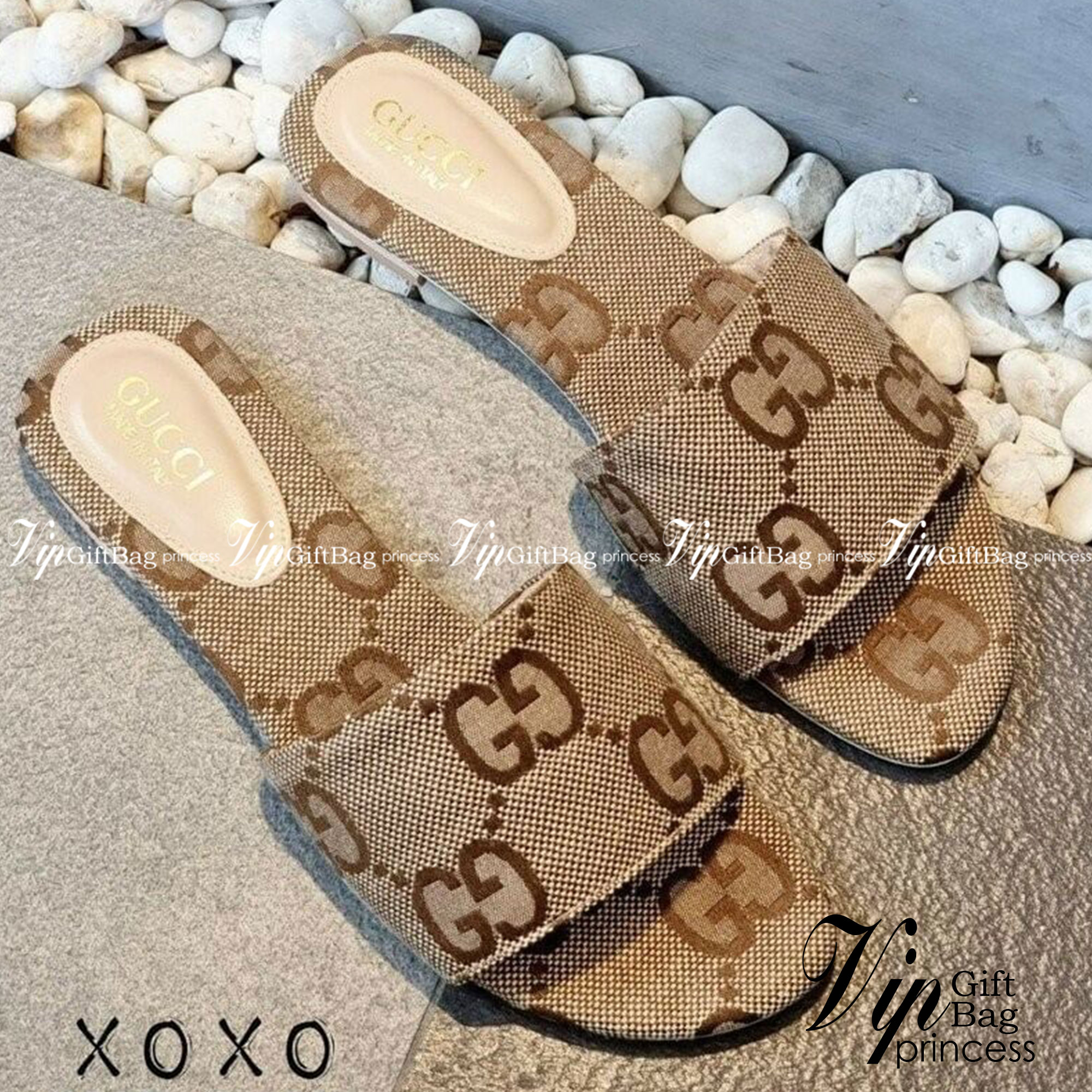 Gucci รองเท้าแตะสวม ผ้าลายแบรนด์ สไตล์ เรียบ ชิค ชิล หรู ดูแพง เกินราคาขายจร้า งานชนช้อป น้ำหนักเบา แมทส์ชุดง่าย