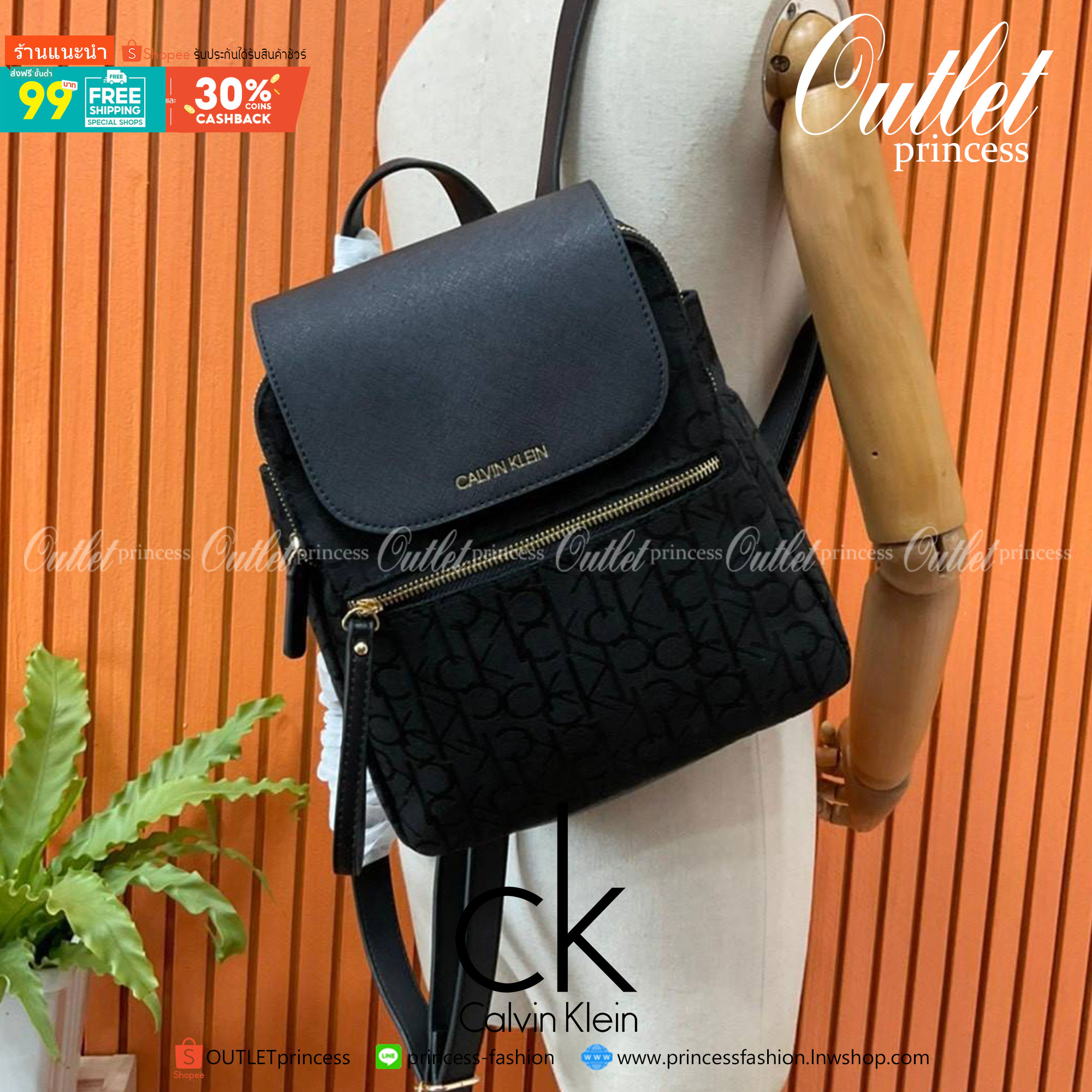 ของแท้ 💯% Elaine Calvin Klein Monogram Small Backpack 💕ของมันต้องมี สวยหรูดูแพงมาก สำหรับรุ่นนี้ และมีฟังชั่นช่องการใช้งานที่มากที่สุด!!! 💕 กระเป๋าสะพายเป้รุ่นใหม่ชนช้อป รุ่นยอดนิยม