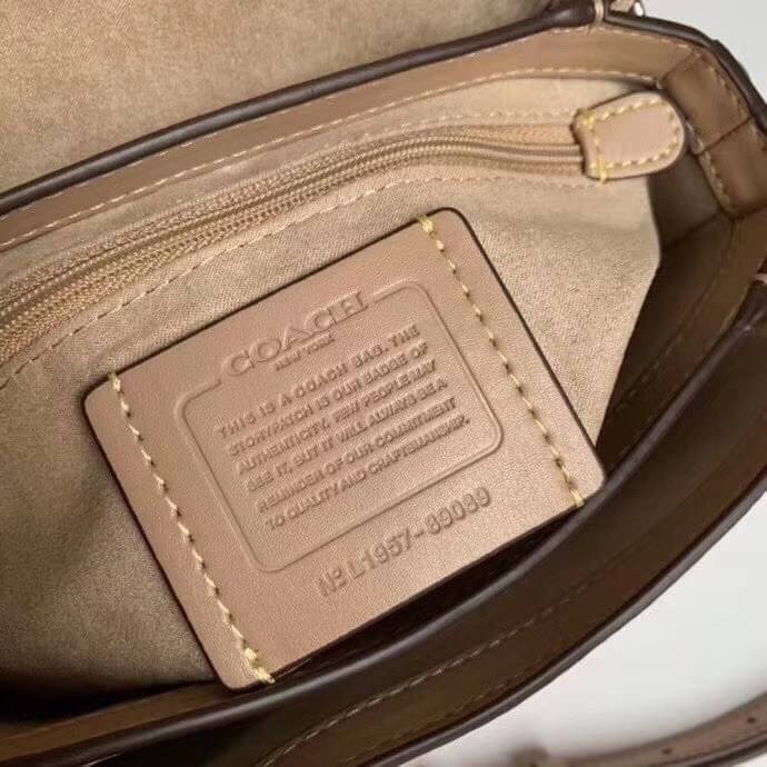 3สาย Coach 89089 Cassie Crossbody 19 In Signature Canvas เรียบหรู ดูดี ต้องไอเท็มนี้เลยจ้า กระเป๋าถือ/สะพายข้าง สุดพิเศษ!! มีสายมาให้ถึง 3 แบบ!! สลับใช้แมทช์ตามสไตล์ได้เลย วัสดุหนังแคนวาสสลับหนังเรียบ เปิด-ปิดด้วยตัวบิดล็อค ภายในแบ่งสัดส่วนอย่างดี ใส่ของไ