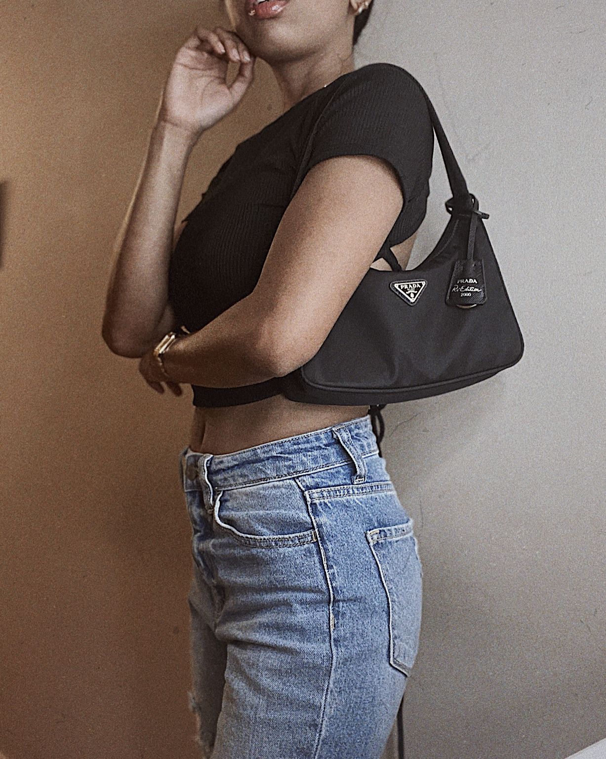 Prada Re-Edition Symbole jacquard Bag / Prada hobo shoulder bag กระเป๋าพราด้าสะพายไหล่ ลายมาใหม่ อะไหล่สีเงิน แมทง่ายได้ทุกลุค ไอเท็มสุดปัง ที่ฮิตตลอดกาลไม่ว่าจะปีไหนๆ จัดให้ครบทั้งสีขายดีและสีใหม่ล่าสุด ที่สายคุณหนูห้ามพลาด!! กับกระเป๋าสะพายทรงคลาสสิค เห