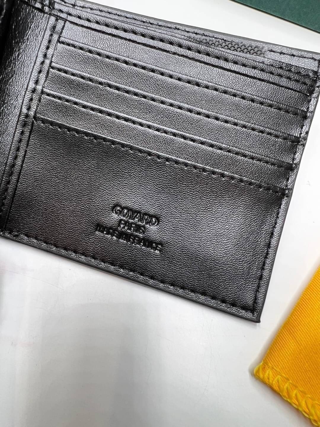 GOYARD WALLET / GOYARD Victoire Bifold Wallet พร้อมส่งที่ไทย เกรดเทพออริจินอล หนังเกรดดีสุด กระเป๋าสตางค์ผู้ชายใบสั้น พร้อมกล่องเขียวแบรนด์สวยหรู อีกรุ่นที่ยอดขายไม่เคยตก ภาพสินค้าถ่ายจากงานขายจริง ใช้งานต่างประเทศได้เลยค่ะ