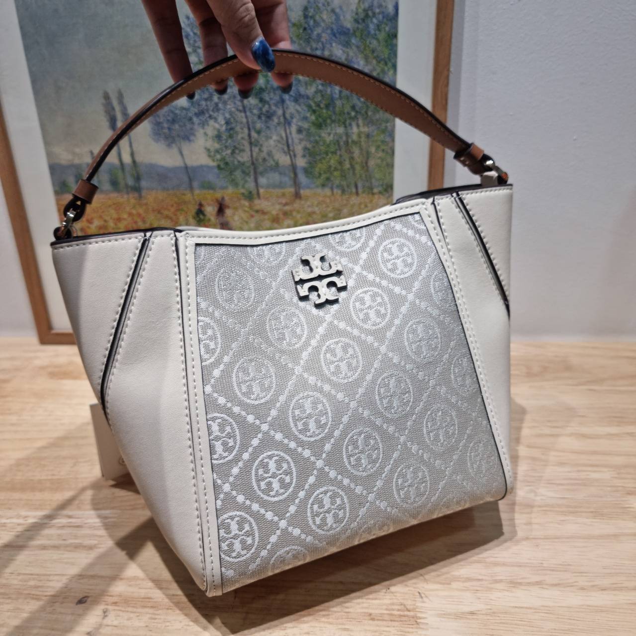 TORY BURCH SMALL T MONOGRAM MCGRAW BUCKET BAG กระเป๋าทรงบัคเก็ตโมโนแกรม เกรดออริ สลับแท้ 1:1 ใช้งานต่างประเทศได้