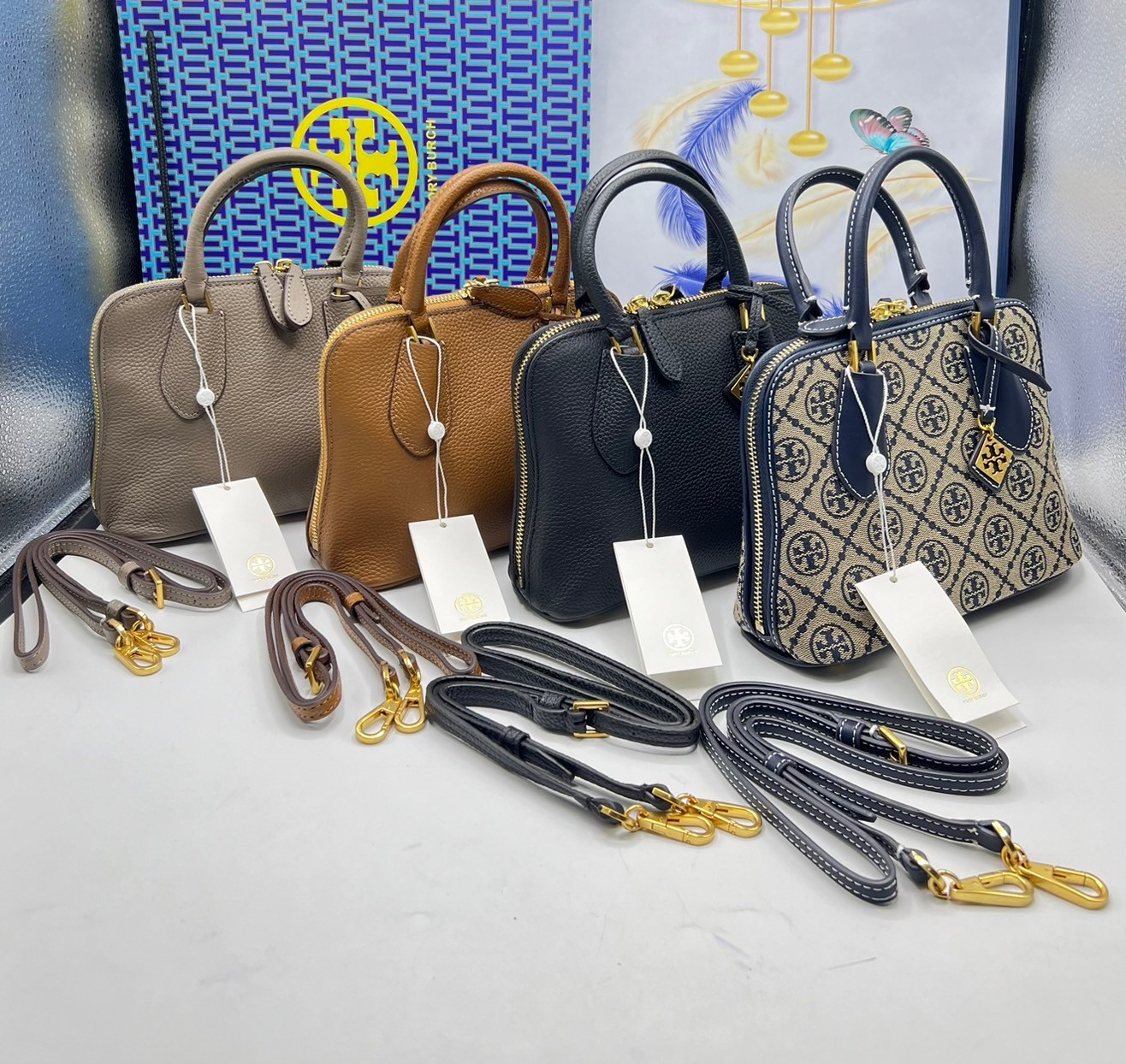 TORY BURCH MINI PEBBLED SWING BAG / Tory Mini Swing Bag in Pebbled Leather / T Monogram Jacquard Swing Bag กระเป๋าสะพาย คอลเลคชั่นใหม่ล่าสุดดีไซน์สุดคลาสสิก รูปทรงโดม