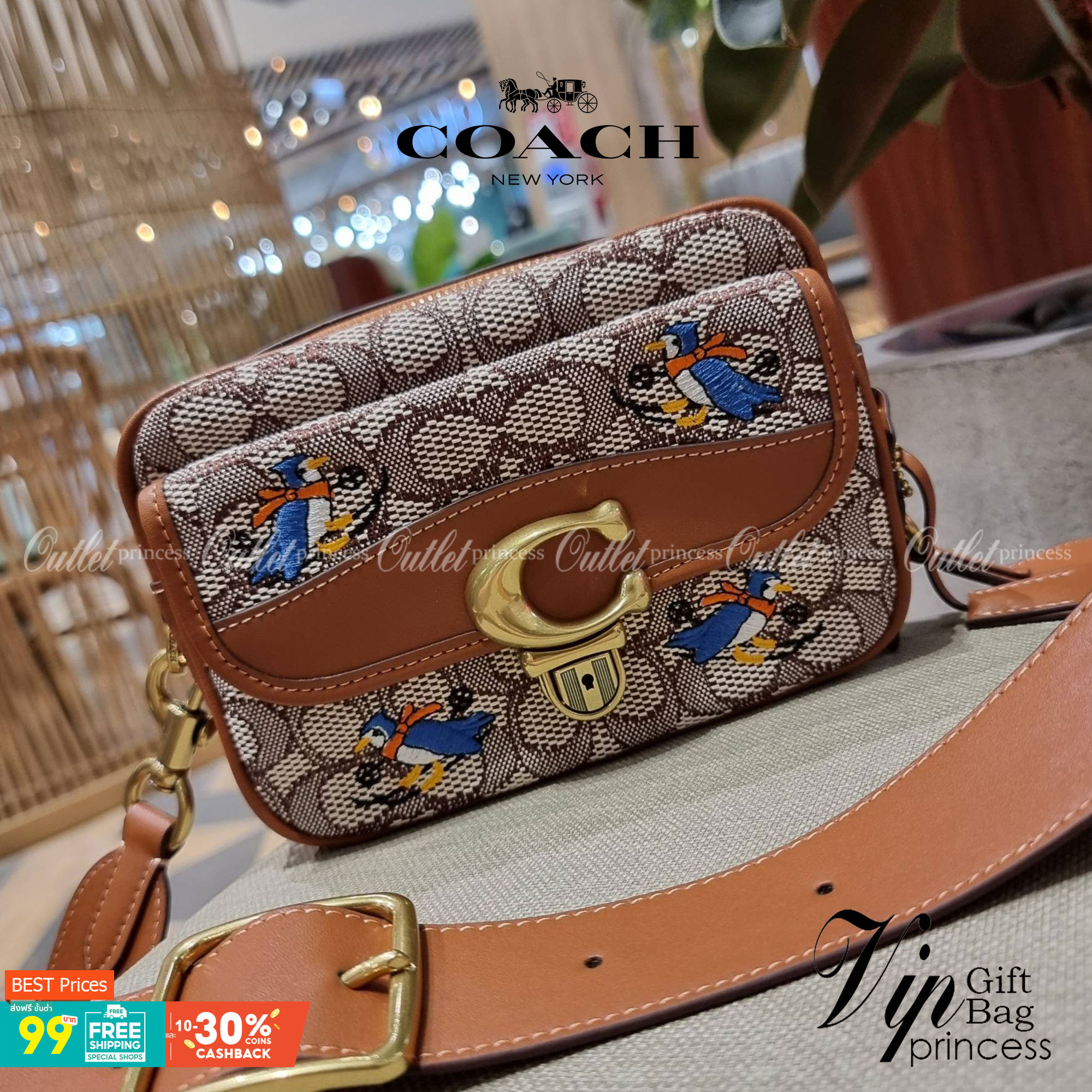 COACH C7764 STUDIO CAMERA BAG 19 IN SIGNATURE TEXTILE JACQUARD WITH CREATURES น้องเล็กใหม่สุดอีกหนึ่ง!! ขนาดเล็กกะทัดรัด มาแบบเลิศๆหรูๆมากแม่ พร้อมเทกเจอร์สุดคิ้วท์!! กระเป๋าสะพายข้างลุคไฮน์ ที่ดีไซน์ออกมาได้ปัง และดูแพงมากๆ ด้วยดีเทลคลาสสิคผสานความเป็นเอ