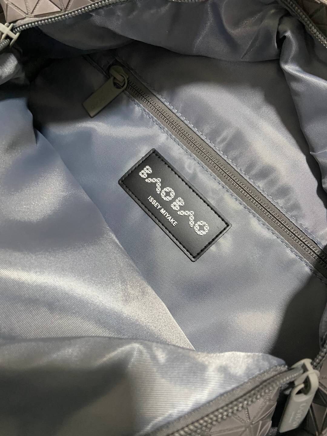 VIP GIFT 】BAOBAO ISSEY MIYAKE Daypack One Tone Backpack
