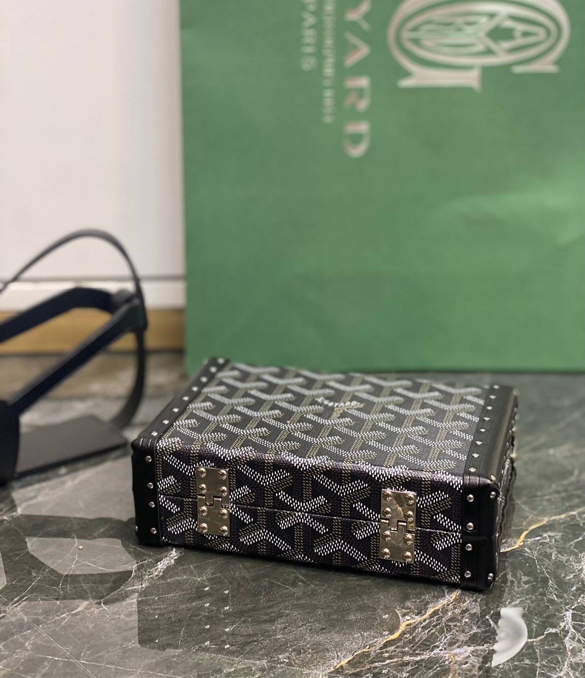 ORI หนังแท้ | Goyard Minaudière Trunk Bag กระเป๋าสะพายทรงแมสเซ็นเจอร์ เป็นคลัตช์ได้ในใบเดียว น้ำหนักเบา ทรงกล่องดีไซน์ใช้งานง่าย สวยหรู