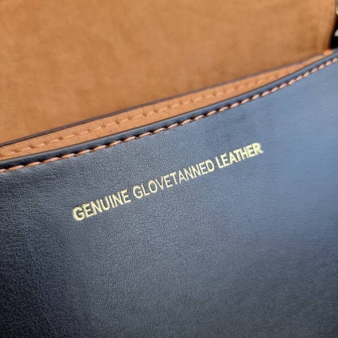 COACH C0749 BEAT SADDLE BAG The best item! ที่สาวๆรอคอย! ฮอตไฟลุก! สีหายาก ละมุนคุณหนู คอลเลคชั่นใหม่ ดีไซน์หรูหรา พิเศษมากๆมาพร้อมสายสะพาย 2 เส้น ใช้คู่กันหรือแยกสะพายก็สวยครบสูตร กระเป๋าสะพายทรง saddle คลาสสิค วัสดุหนัง glove-tanned ทนทาน เปิด-ปิดด้วยกร