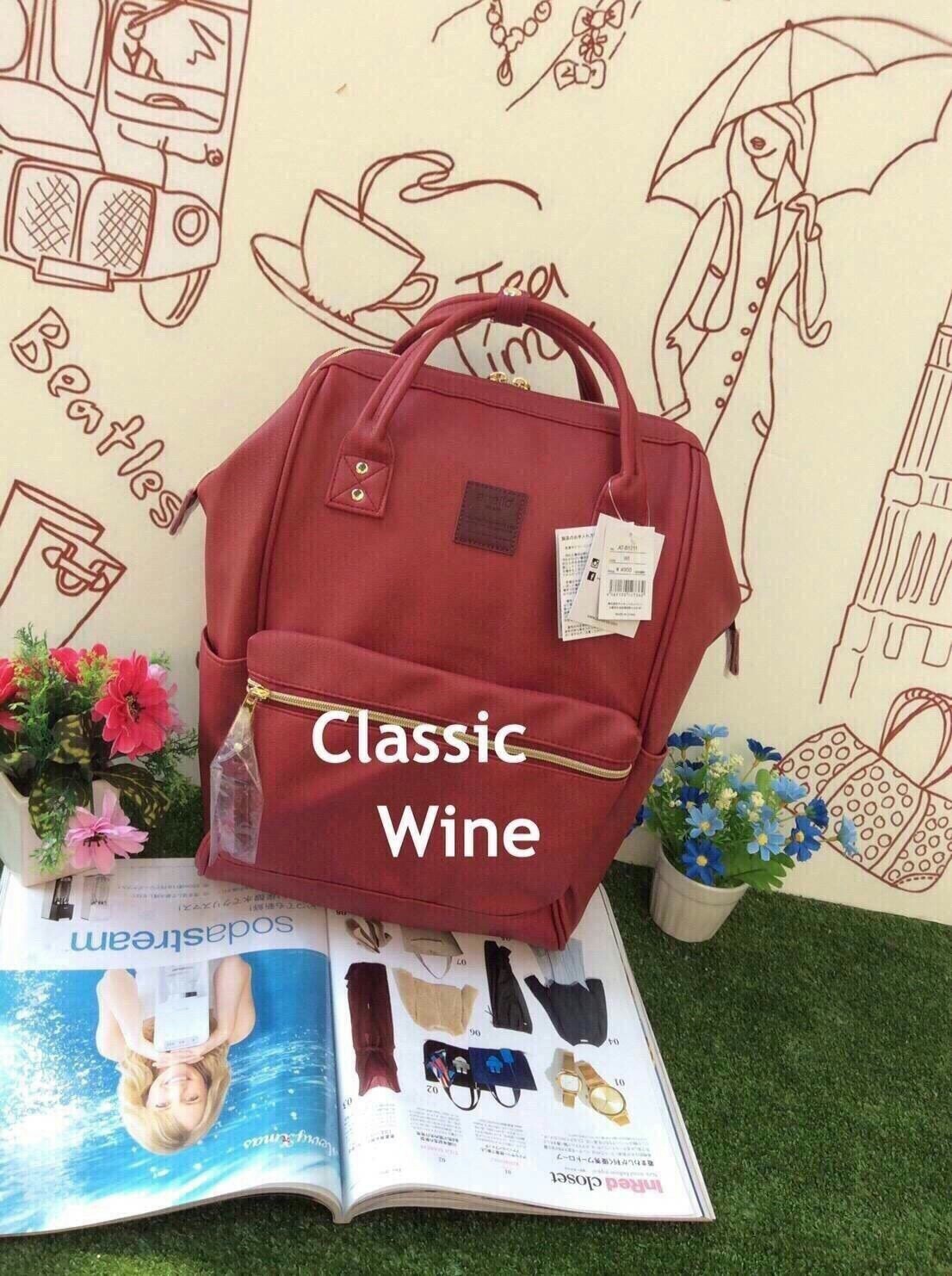 รุ่น คลาสสิก Anello Classic Polyurethane Leather Rucksack เป้อเนลโล ทำจาก PU Leather ทั้งใบ ดูแลทำความสะอาดง่าย น้ำหนักเบา สวยน่ารักดูดีค่ะ รุ่นนี้เป็นขนาดคลาสสิก (regular) สายสะพายแข็งแรง ด้านในบุผ้าอย่างดีค่ะ ด้านหลังและสายสะพายมีฟองน้ำช่วยซับพอร์ตไม่เจ