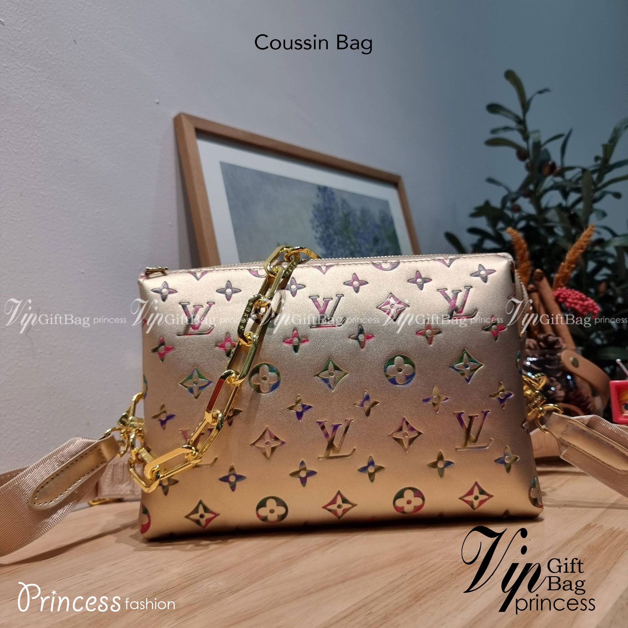 LV Coussin Bag / LV HANDLE POUCH MONOGRAM LIMITED EDITION กระเป๋าสะพายกึ่งคลัชท์ สุดล้ำ ดีไซน์ใหม่ สีลิมิเต็ดมาแรงมาก ด้วยความสวยปังตั้งแต่แรกเห็น วัสดุหนังแกะปั๊มลายสวย มาพร้อมสาย 2 เส้น เชิดๆสับๆ