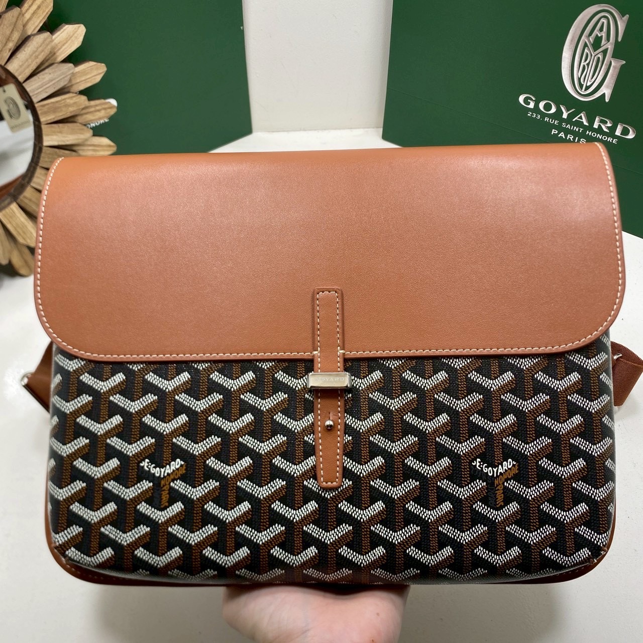 ORI หนังแท้ | Goyard Coursier Messenger bag กระเป๋าแมสเซ็นเจอร์ดีไซน์ใหม่ กะทัดรัดใช้งานได้อย่างคล่องตัว เหมาะมากสำหรับสายสปอร์ต ที่สุดของความหรูตอบโจทย์การใช้งาน ใบจริงสวยงามตามรูปค่ะ