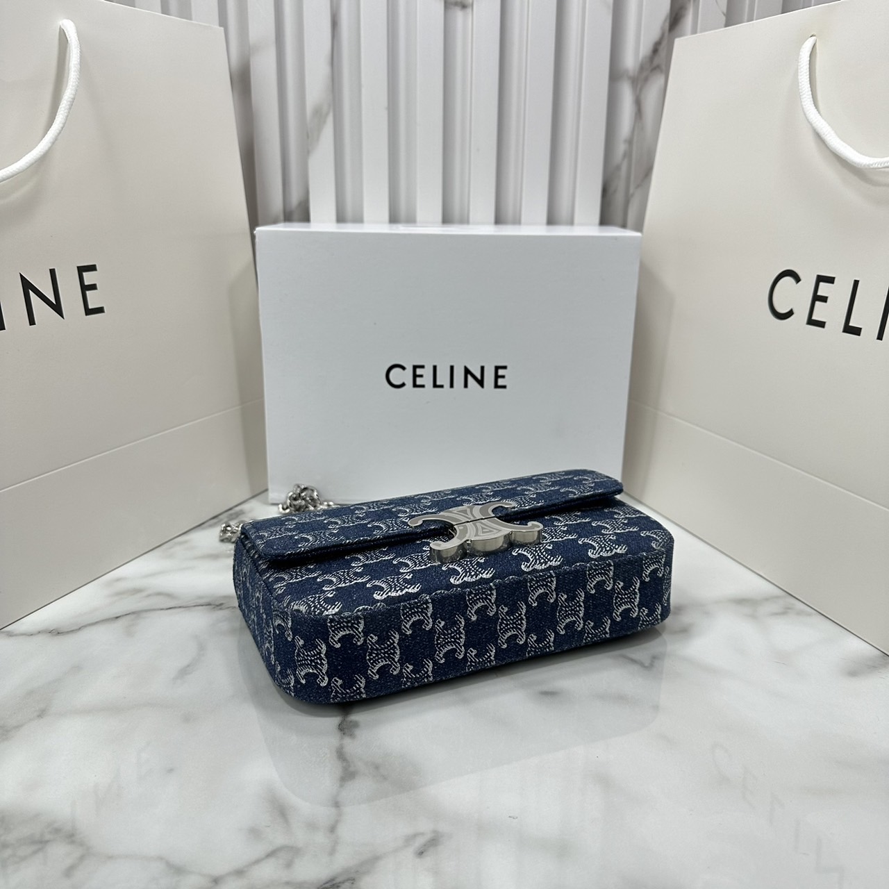 CELINE CHAIN SHOULDER BAG CLAUDE in DENIM WITH TRIOMPHE ALL-OVER กระเป๋าสะพายสายโซ่อะไหล่เงินงานเดนิม เกรดออริ 1:1 ใช้งานต่างประเทศได้