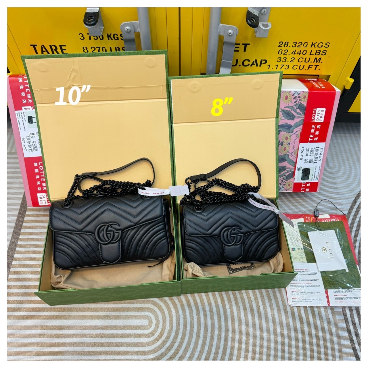 GUCCI GG Marmont small shoulder bag 🖤 กระเป๋าสะพายข้างรุ่นคลาสสิค ดีไซน์ใหม่ อะไหล่ดำ สะพายขับผิว ดูแพง อัพลุคได้สบายๆ เปิด-ปิดด้วยตัวกดล็อคแน่นหนา ด้านหลังดีไซน์รูปหัวใจ 🖤