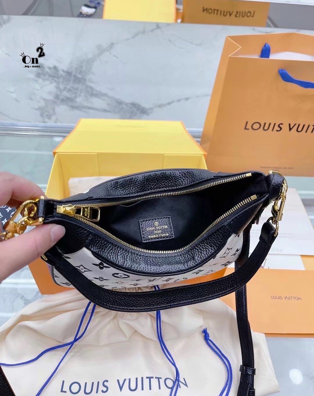 LV Replica Bagatelle BB Leather Hobo Bag / LV Bagatelle BB bag กระเป๋าสะพายสุดหรู มาใหม่ชนช้อปค่า ใบเล็กซิปบน หนังลายโมโนแกรม งานสวยเป๊ะที่สุดเป๊ะทุกมุม ปั้มทุกจุด ใช้ได้ Everyday Look เลยค่า ดีไซน์ทรงคลาสสิค มาพร้อมสายสะพายยาวงานจริงสวยทุกมุมเป๊ะปังมากค่