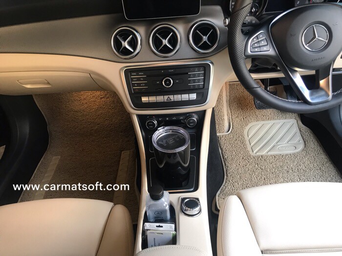 พรมดักฝุ่นไวนิล BENZ GLA W156 พรมดักฝุ่นในรถ รีดขอบสีครีม
