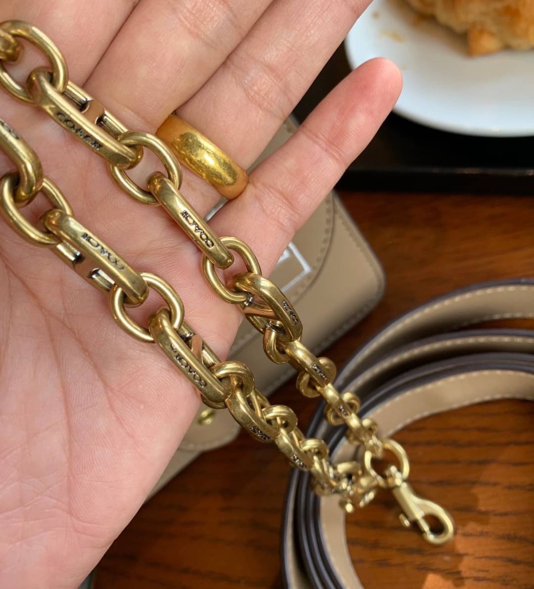 LIMITED EDITION COACH X JEAN-MICHEL BASQUIAT BEAT พร้อมส่งที่ไทย! ผลงานจากศิลปินระดับโลก