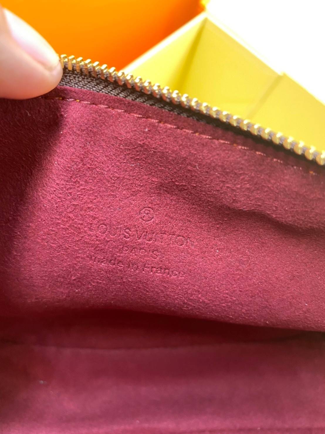 พรีเมี่ยมกิ๊ฟแท้ 100% 】VIP gift LOUIS VUITTON TAKASHI MURAKAMI X LOUIS VUITTON WHITE MONOGRAM MULTICOLORE POCHETTE ACCESSOIRES