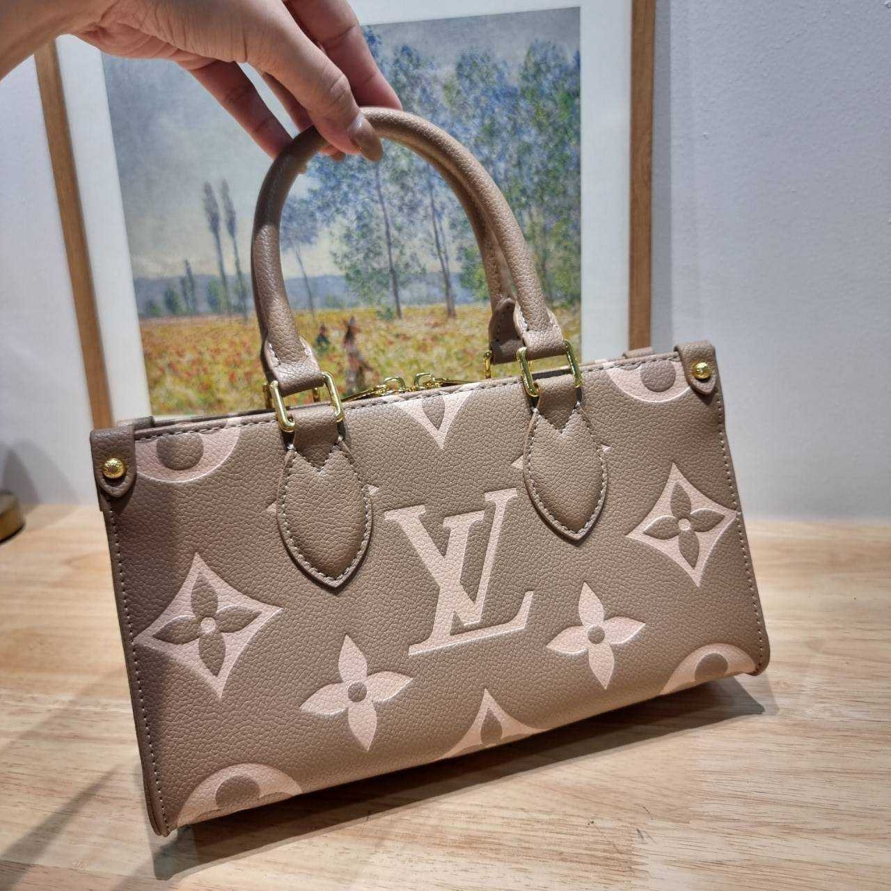 LV OnTheGo East West Monogram Bag / LV Tote Bag กระเป๋าทรงโท้ทที่ใครเห็นต้องเป็นคลั่งรัก ยอดฮิต คลาสสิค ผู้ดี หรูหราได้ทุกลุค ทุกสไตล์ เกรดวีไอพี ไฮเอน 1:1