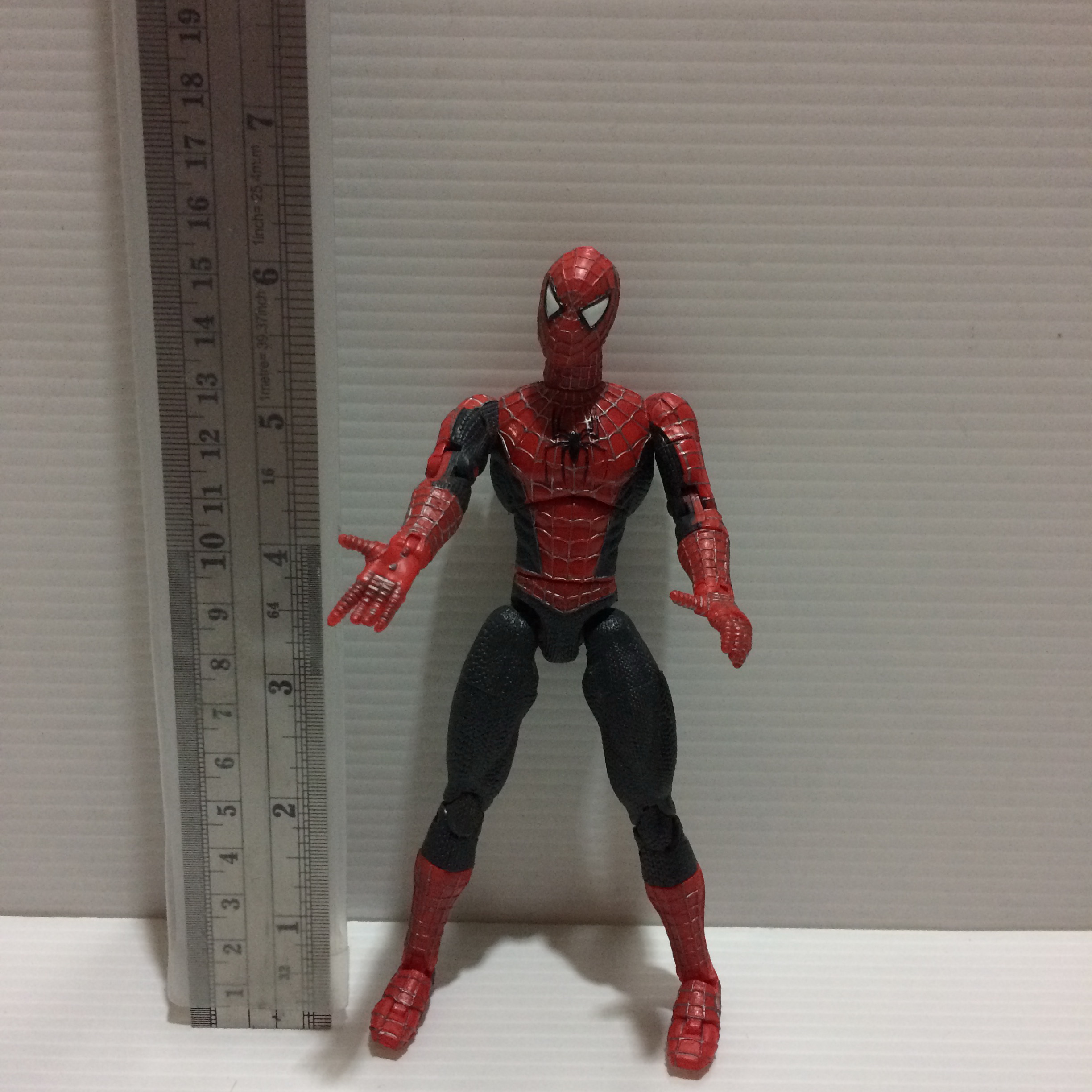 Marvel Spider Man สูง 6" ข้อต่อทั้งตัวสามารถจัดท่าได้ตามต้องการค่ะ ตามภาพ สภาพดี
