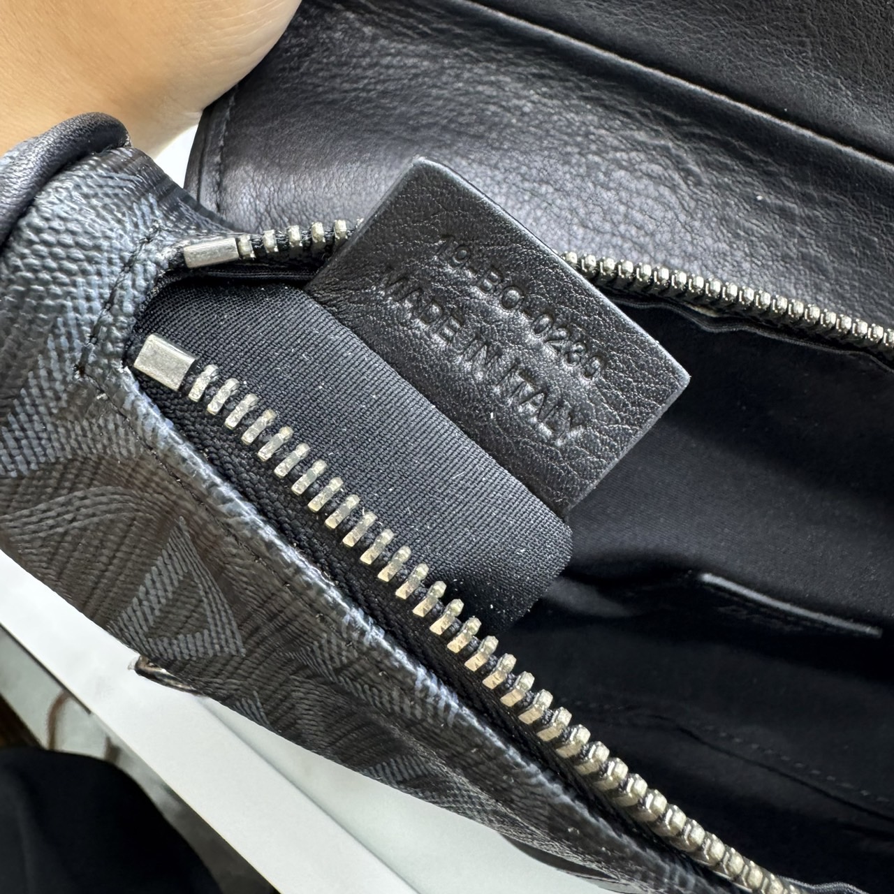 DIOR Saddle Bag CD Diamond canvas and smooth leather กระเป๋าคาดอก หรือสะพายไหล่ได้ สไตส์แบรนด์หรู รูปแบบใหม่ของ CD คลาสสิก เกรดออริ 1:1 ใช้งานต่างประเทศได้