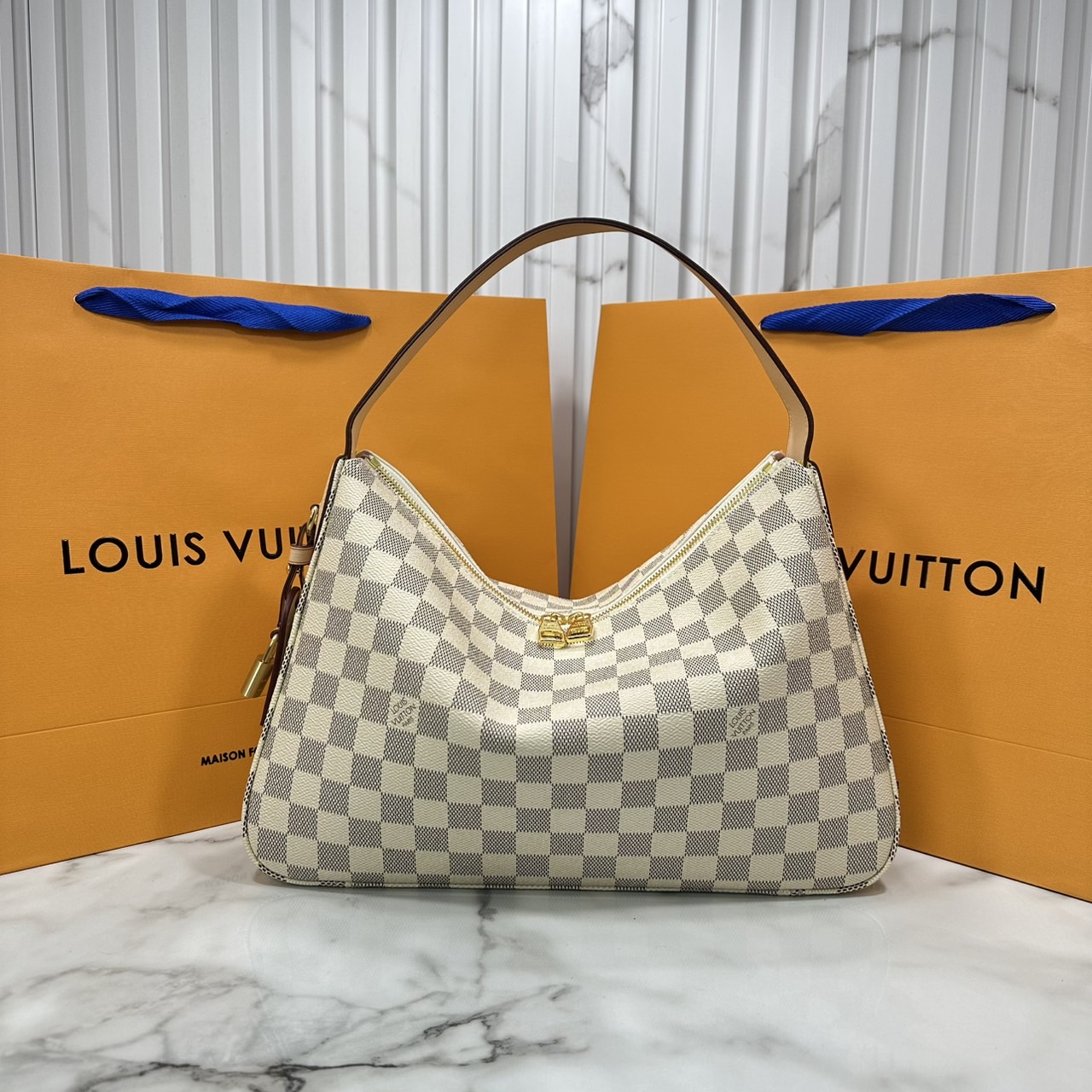 ORI หนังแท้ | LV Slouchy MM Damier Azur PM ใหม่ล่าสุด กระเป๋าโฮโบทรงสวยที่ใครๆก็ต้องมี ด้วยรูปทรงคลาสสิคและใช้งานง่าย สะพายสะดวกด้วยหูสะพายในตัว สวยดูลัคชู