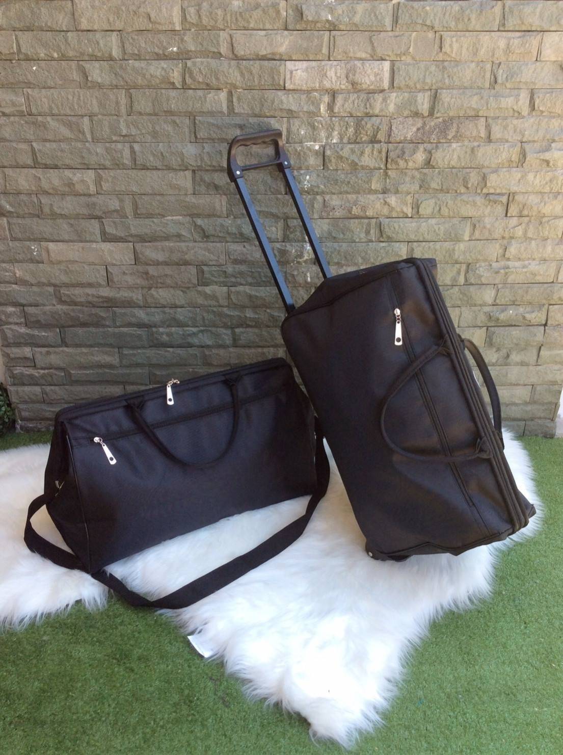 กระเป๋าเดินทางล้อลาก **3cebag เข้าแล้วจ้ารุ่นนี้สั่งทำพิเศษ เอาใจลูกค้า ต้องไปท่องเที่ยวบ่อย คันชักสั่งตรงจาฮ่องกง งานเป๊ะ หัวซิปนำกุญแจมาล็อคได้ ตัดเย็บโดยช่างคุณภาพ ซิปรูดลื่นมากๆ น้ำหนักเบา เหมาะกับไปเที่ยวหลายๆวัน นำติดตัวขึ้นเครื่องได้ วัสดุไนลอน ผสม