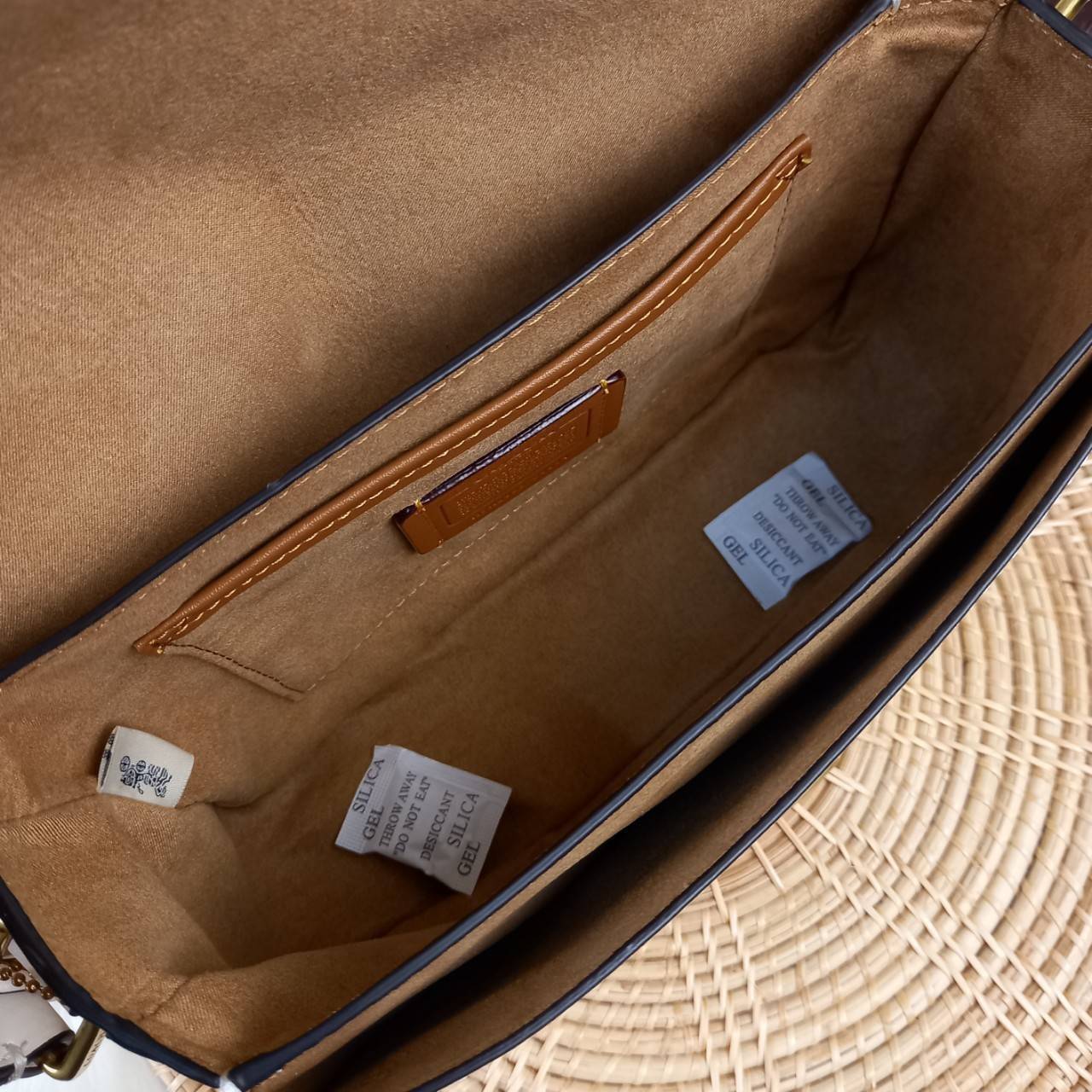 COACH STUDIO GLOVETANNED LEATHER SHOULDER BAG (C6641)🌺ห้ามพลาดเด็ดขาด!! สวยละมุน เรียบหรู ดูแพงสุดๆ!! //กระเป๋าถือ กระเป๋าสะพาย ดีไซน์เนี้ยบ! เฉียบมาก!// วัสดุหนังแท้ หนังเรียบเต็มใบ อยู่ทรง สวยมากๆ ดีเทลเรียบหรู ผู้ดีสุดๆ!// ด้านหน้าเปิด-ปิดด้วยต