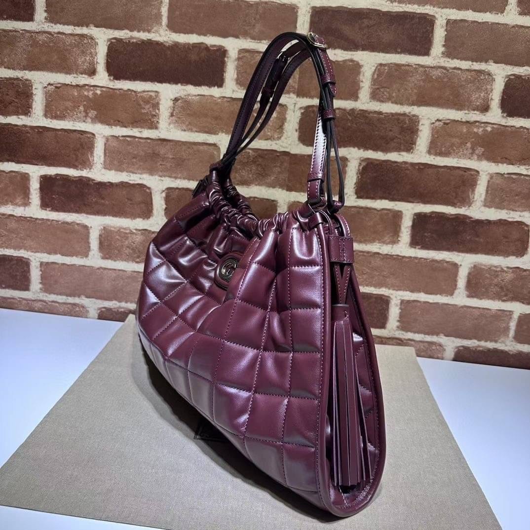 GUCCI MEDIUM QUILTED TOTE BAG / Gucci Hobo / Gucci Deco Medium Tote Bag พร้อมส่ง กระเป๋าสะพายใบใหญ่ หนังแท้ หนังสวย Interlocking G **สินค้าเกรดท็อปออริจินอลสลับแท้ 1:1 เกรดดีสุด