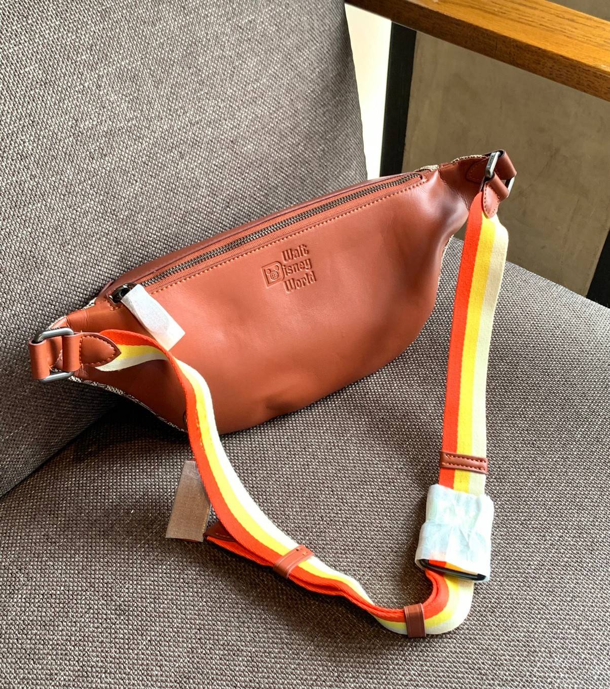 การ์ตูนน่ารักๆ งานปักเน้นๆ สวยงามมากๆค่ะ COACH X DISNEY LEAGUE BELT BAG IN SIGNATURE TEXTILE JACQUARD WITH MICKEY MOUSE AND FRIEND EMBROIDERY ((C8491)) 🌍พร้อมส่งค่ะ! ใช้ได้ทั้งหญิงและชาย