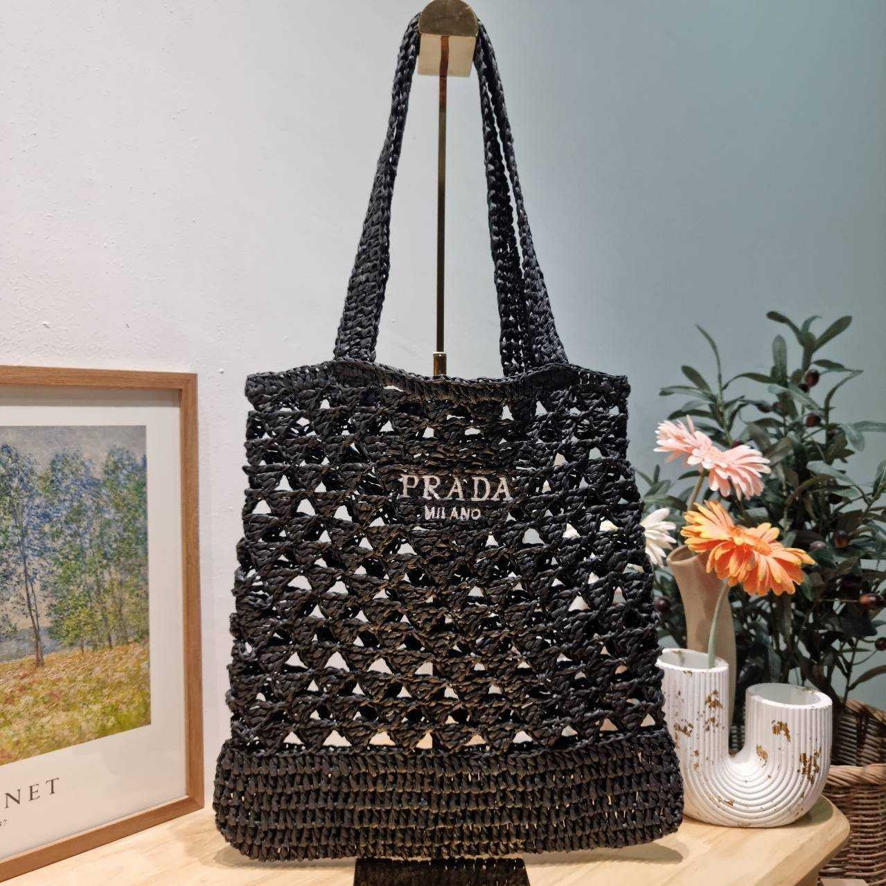 RADA CROCHET TOTE BAG กระเป๋าสะพายทรงโท้ทลายสาน สวยไม่ซ้ำใคร สไตล์บีช เหมาะมากกับการสะพายไปเที่ยวทะเล หรือจะใช้ในวันสบายๆก็ตอบโจทย์