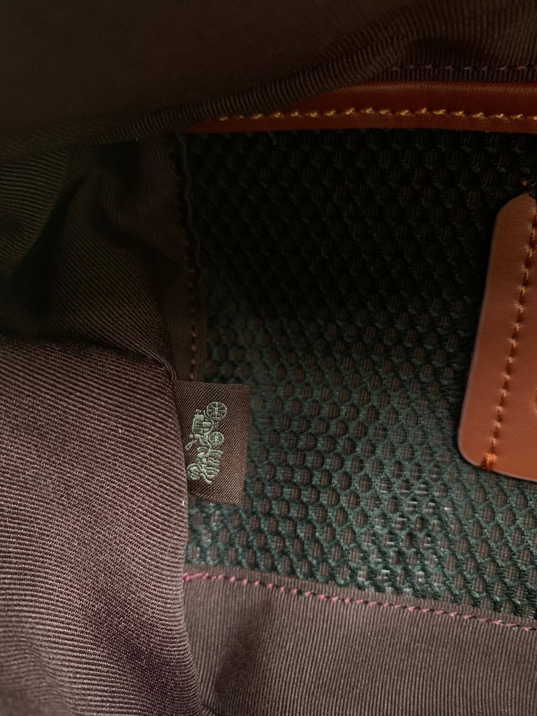 การ์ตูนน่ารักๆ งานปักเน้นๆ สวยงามมากๆค่ะ COACH X DISNEY LEAGUE BELT BAG IN SIGNATURE TEXTILE JACQUARD WITH MICKEY MOUSE AND FRIEND EMBROIDERY ((C8491)) 🌍พร้อมส่งค่ะ! ใช้ได้ทั้งหญิงและชาย