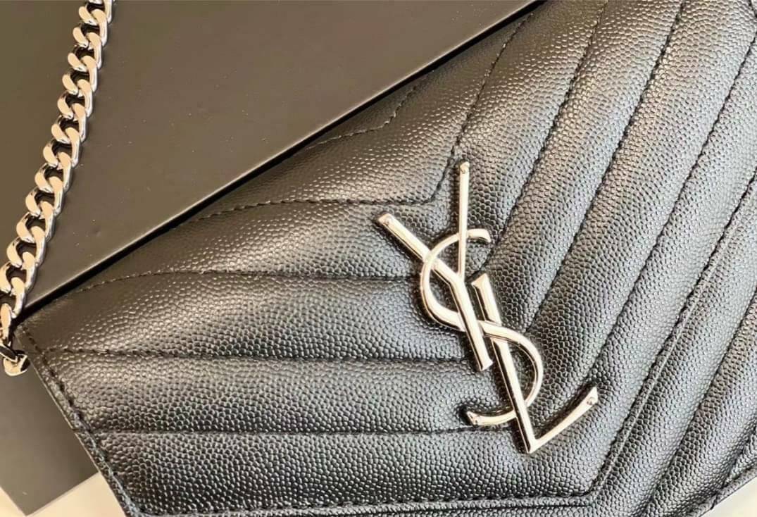 VIP 🥂 YSL WOC 8" YVES Saint Laurent Chain Wallet Envelope Woc Monogram Black Leather Cross Body Bag กระเป๋าเงิน wallet on chain ที่มาพร้อมสายสะพายแบบโซ่ ขนาด 8” งานหนังสวยติดโลโก้ YSL มีทั้งอะไหล่เงิน ทอง และดำ ด้านในมีช่องซิป และช่องใส่การ์ด