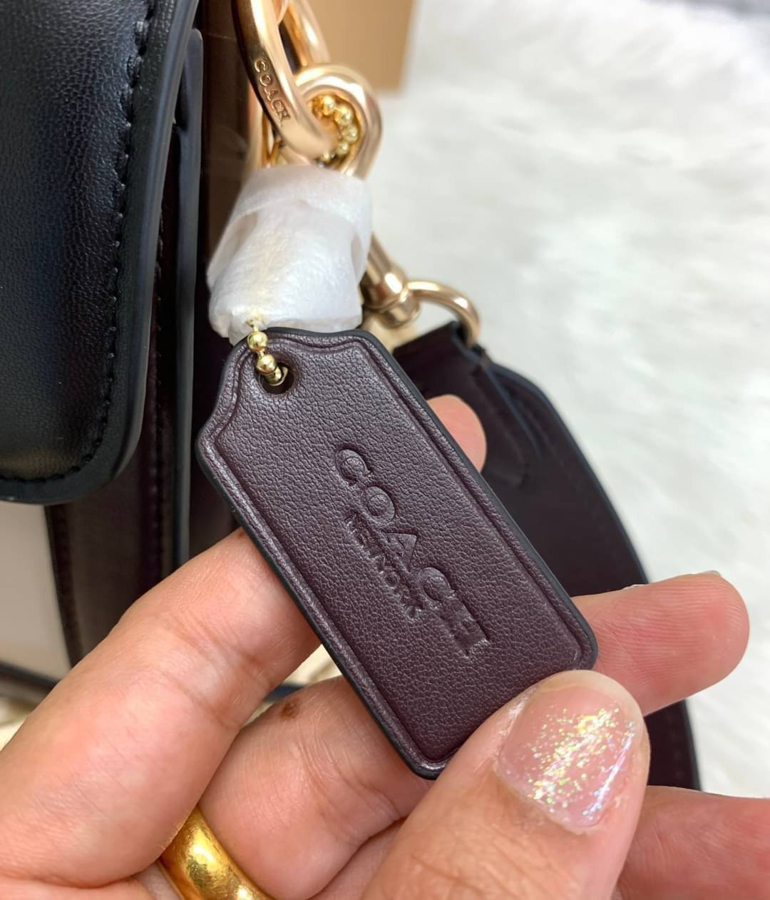 COACH SMALL GEORGIE TOP HANDLE IN BLOCKED SIGNATURE CANVAS ((6504//0468//6192//6015)) compact body portable shoulder bag 🌈ห้ามพลาด รุ่นแนะนำค่าา! พร้อมส่งทันที! กระเป๋าหิ้ว//สะพายข้างได้ วัสดุหนังแท้ 🔺หนึ่งใบทำลายหนังผสมกัน3แบบได้ลงตัวสวยง