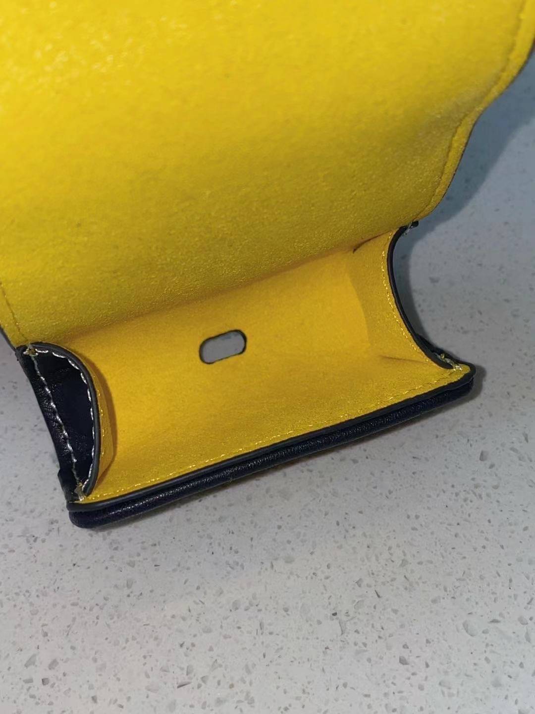 TORY BURCH T Monogram Jacquard AirPods Case พร้อมส่ง