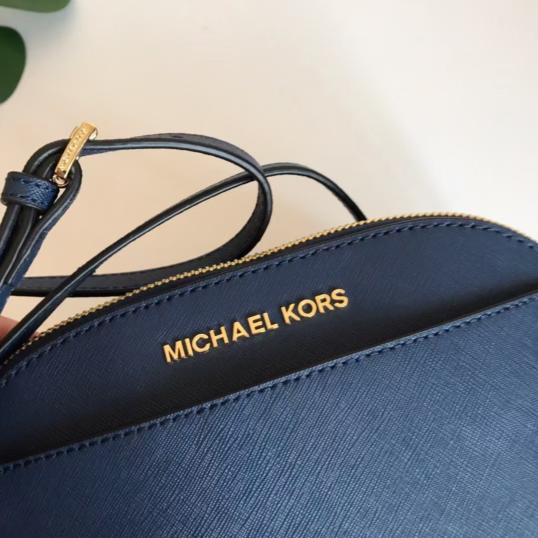 MICHEAL KORS CROSSBODY BAG กระเป๋าสะพายแบรนด์ดังทรงสุดฮิตหนัง SAFFIANO ทั้งใบ