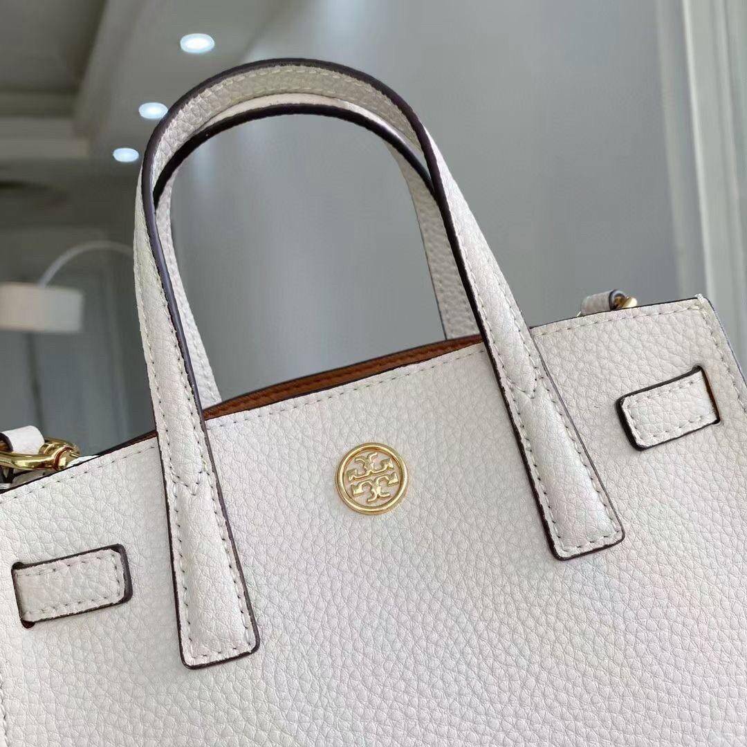 ของแท้ 💯% 】Tory walker Micro Satchel กระเป๋าถือหรือสะพายไหล่ วัสดุหนังแท้ ด้านหน้าประดับโลโก้แบรนด์ อะไหล่ทองสวยหรู