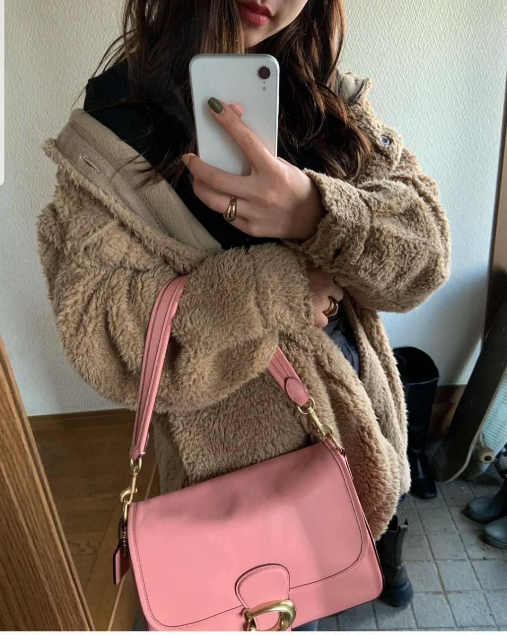 COACH SOFT TABBY SHOULDER BAG (C4823//C5261) กระเป๋าถือ กระเป๋าสะพาย ที่ใครๆก็เข้าถึงได้ หรูหรา คลาสสิค ลุคเรียบร้อย แต่ความสวยไม่น้อย! ดาเมจความลุคผู้ดีรุนแรงมาก!!เกินต้าน!!// วัสดุหนังแท้ทั้งใบ หนังเรียบ หนังนิ่มมากๆ อยู่ทรงสวยมากๆด้วย// ด้านในโล่งกว้าง