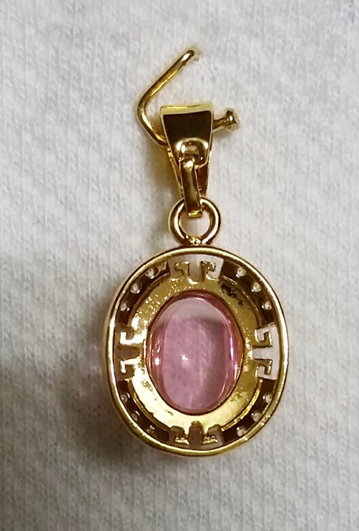 สินค้าหมดค่ะ จี้พลอยมณีใต้น้ำ(เพชรพญานาค)สีชมพูแบบเล็กเลี่ยมกรอบประดับเพชร(ทุกราศี)เสริมโชคเสริมดวงค่ะ