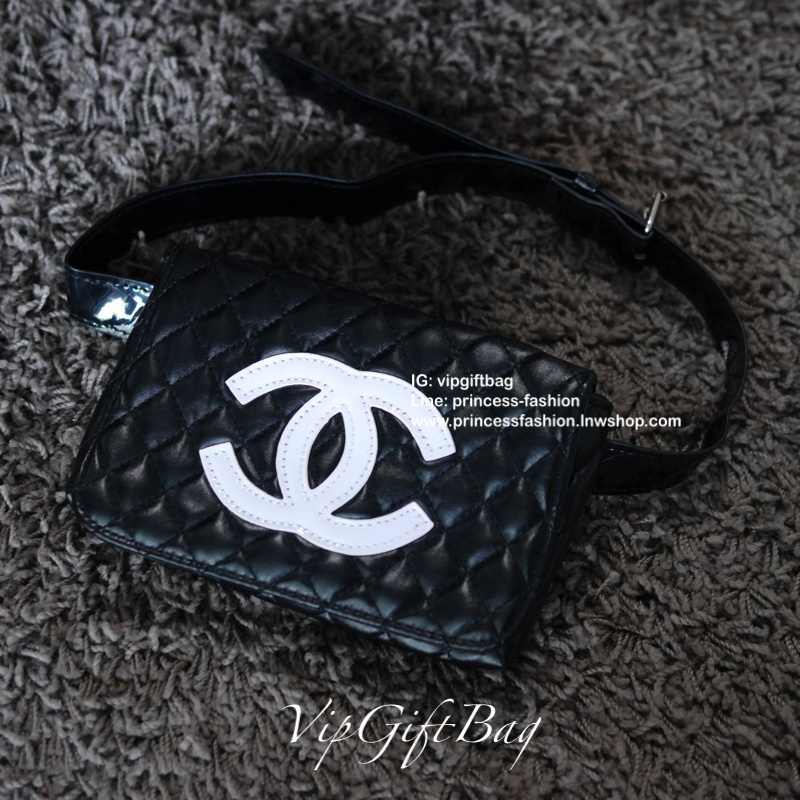NEW ARRIVAL 2019!! CHANEL WAIST BAG (NOT FOR SALE) กระเป๋าสะพายคาดเอวหรือคาดอกพรีเมี่ยมกิ้ฟของแท้จาก CHANEL วัสดุหนัง PU นิ่มมือ ปักโลโก้สีขาว ด้านในเปิดปิดด้วยฝาปิดกระดุมแม่เหล็ก ใส่ของจุกจิกและมือถือได้ทุกรุ่น มาพร้อมสายคาดเอวแบบเข็มเข็มขัดปรับระดับ อะไ