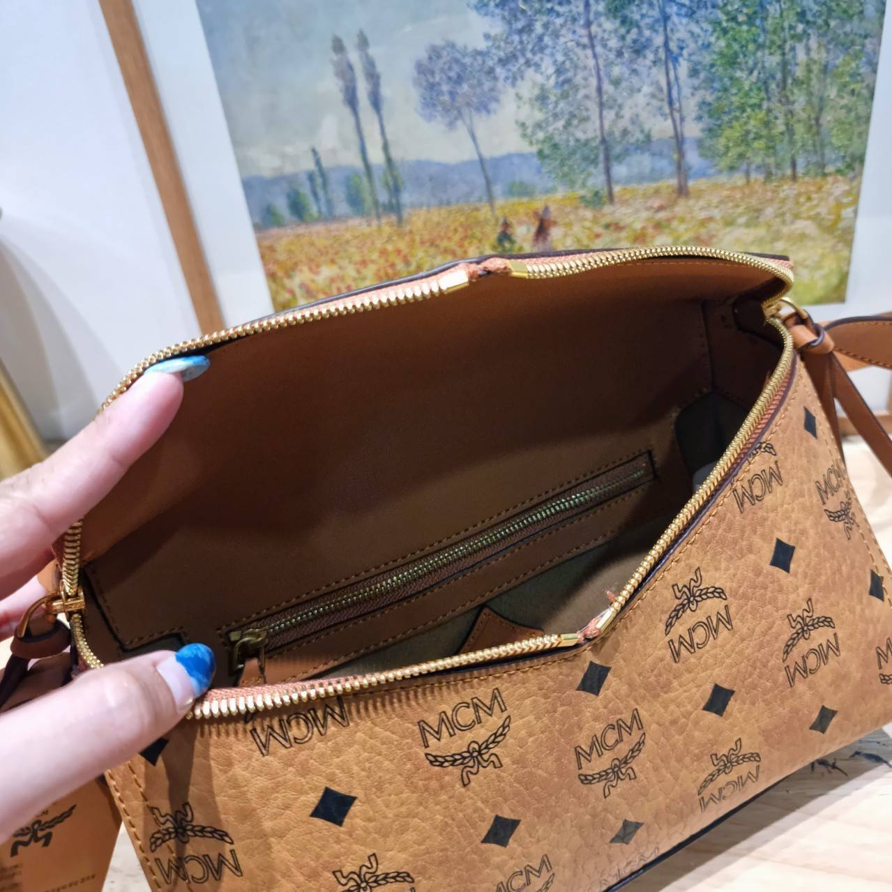 M.C.M DIAMANT 3D SHOULDER BAG IN VISETOS LEATHER MIX กระเป๋าสะพายคอลเลคชั่นสุดปัง สวยหรูในแบบฉบับคนมีสไตล์ เกรดท็อปออริ 1:1 สลับแท้