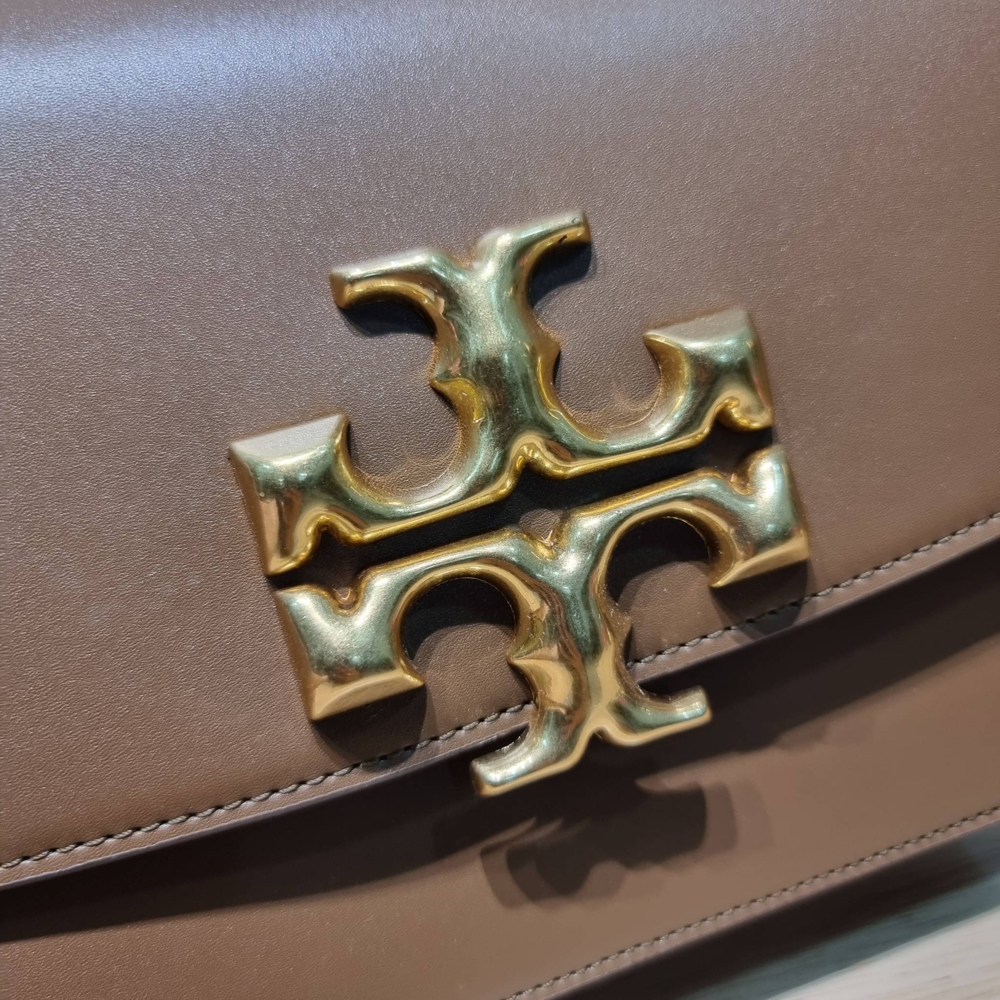 Tory Burch Bag / TORY BURCH ELEANOR CONVERTIBLE SHOULDER BAG รุ่นยอดนิยม กับไซส์ใหม่ ใหญ่จุคุ้ม! กระเป๋าสะพายข้าง ดีไซน์อยู่ทรง เรียบหรู! ผู้ดีกว่าใคร