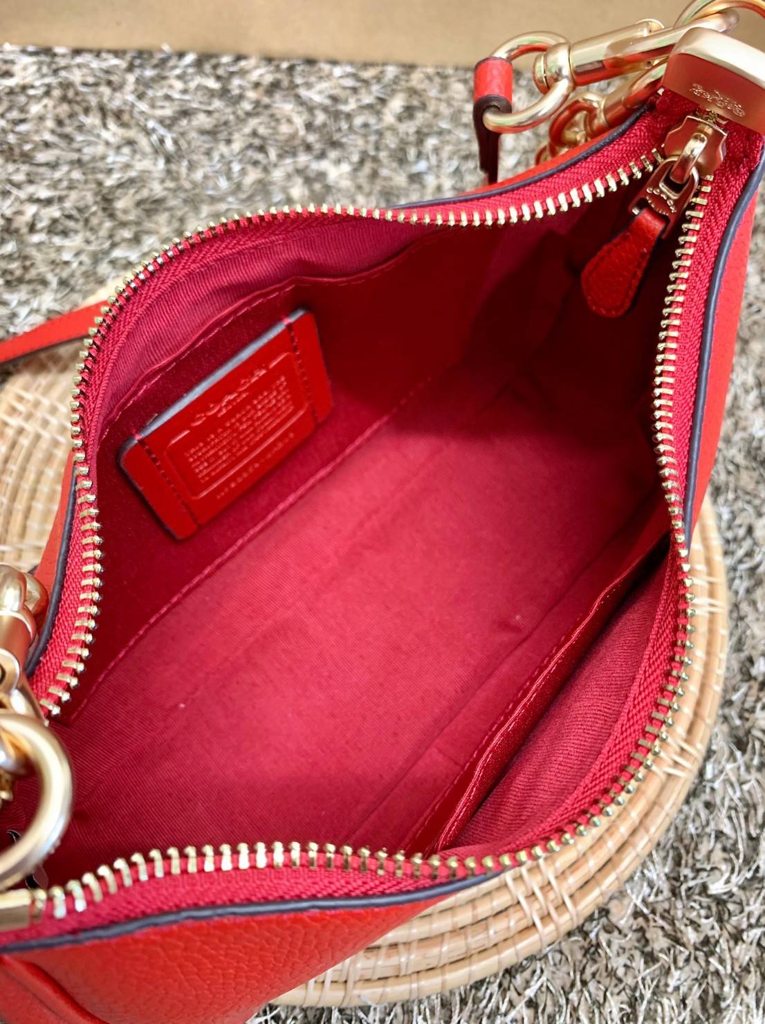 พร้อมส่งครบสี สวยทุกสีเลยค่า😘 ((CA173//CA209//CA548)) COACH TERI SHOULDER BAG 🔹กระเป๋าทรงพอช ในรูปแบบหนังแท้ หนังนิ่มสวยมากค่ะ