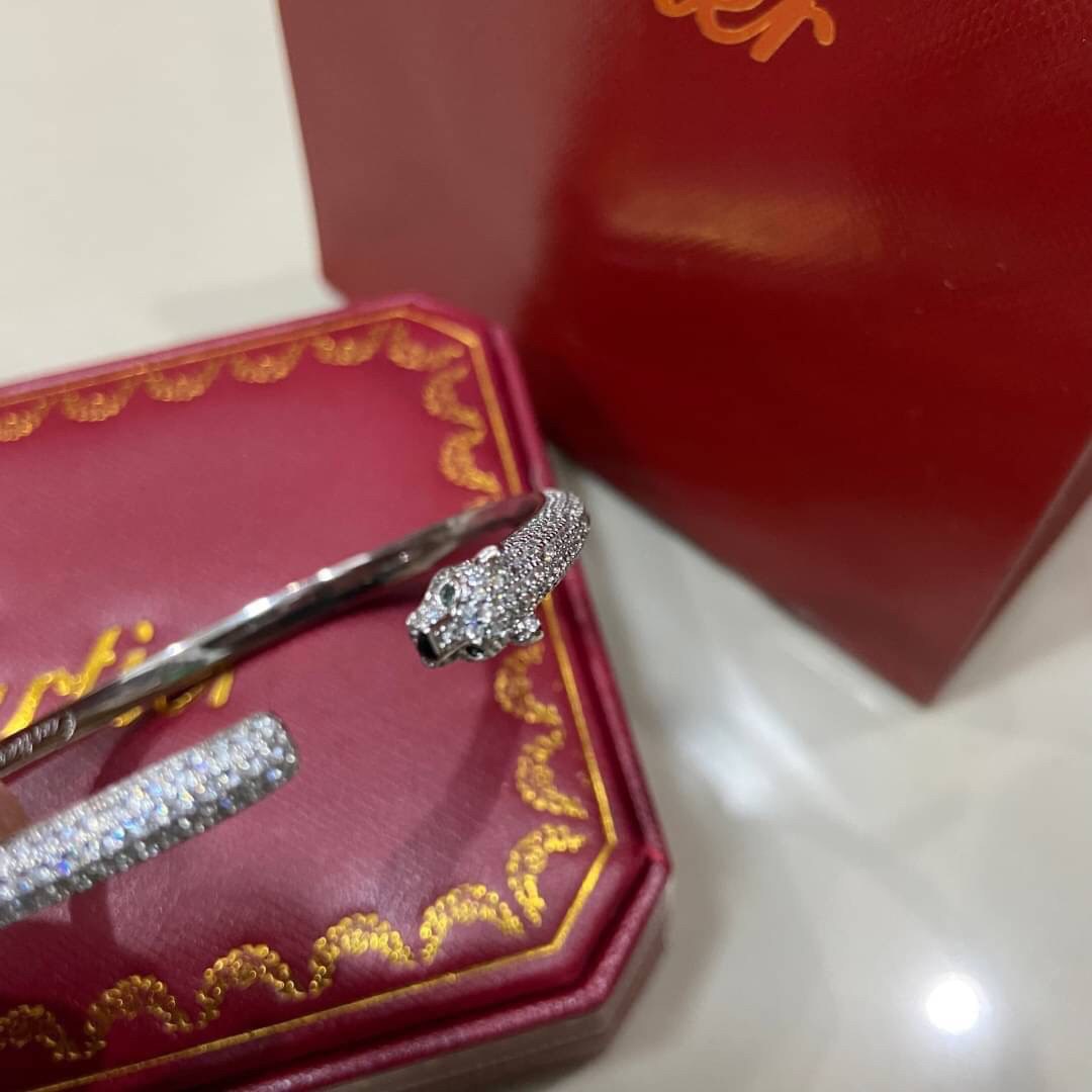 PANTHERE DE CARTIER BRACELET กำไลข้อมือหัวเสือเพชรคาเทียร์ งานปั้มทุกจุด วัสดุคุณภาพดี ไม่ลอกไม่ดำ ภาพสินค้าถ่ายจากงานขายจริง ใช้งานต่างประเทศได้