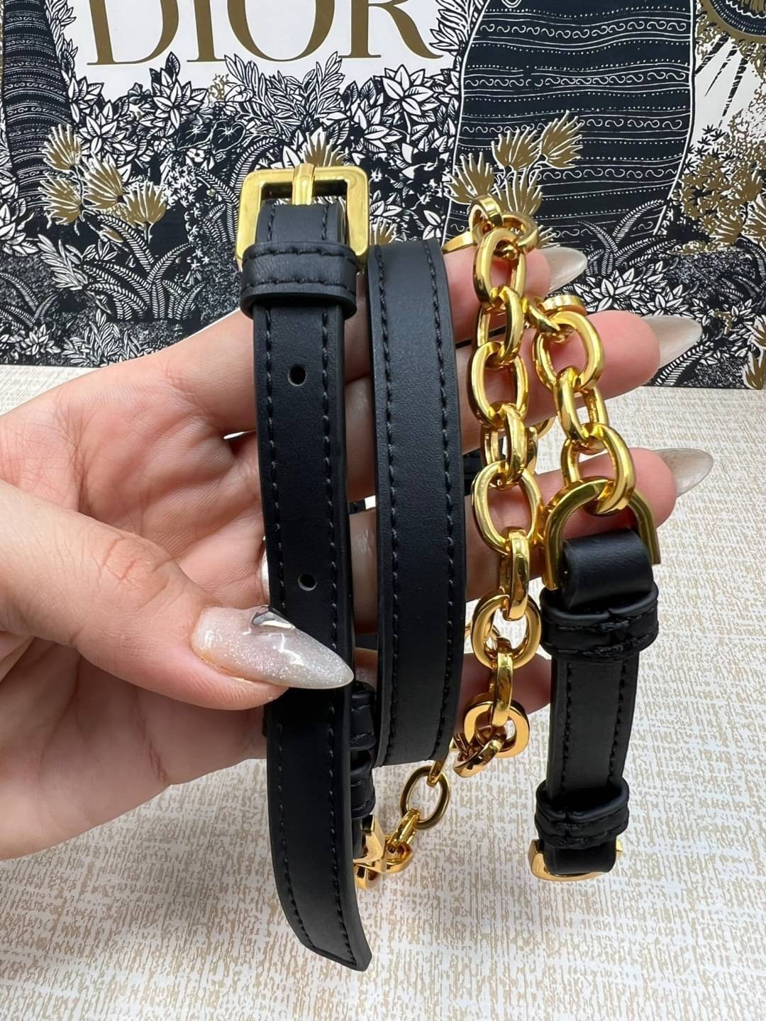 DIOR SMALL C'EST DIOR BAG 17 cm / Dior bucket bag รุ่นใหม่สวยหรู ดูแพงมากค่ะ กระเป๋าสะพายบัคเก็ต รูปทรงคลาสสิค ใช้งานง่ายภายในโล่งกว้างมาก สวยมาก ควรมีค่า