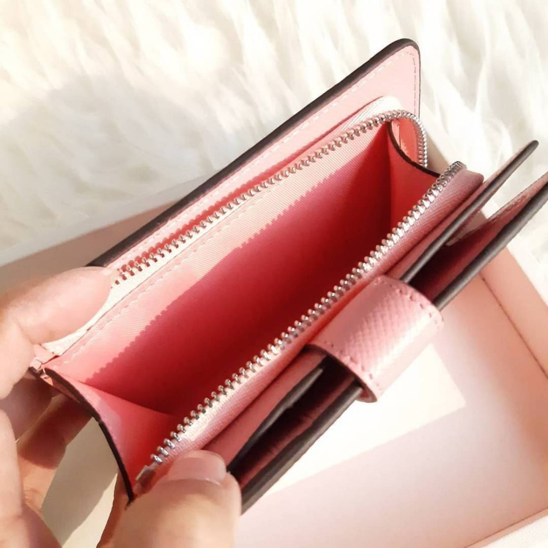 ของแท้ 💯% COACH F11484 MEDIUM CORNER ZIP WALLET มาแล้วจ้า!! รุ่นที่สาวๆตามหา 💃 กระเป๋าสตางค์ใบกลาง สีคลาสสิค