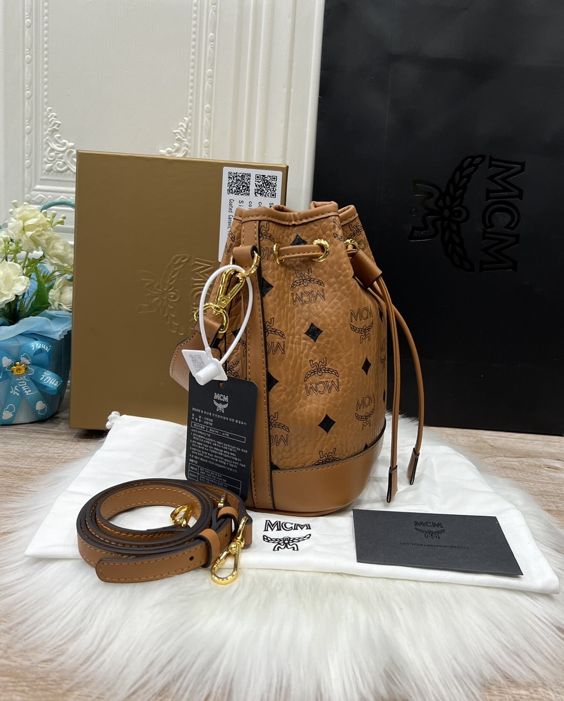 M.C.M MINI DESSAU DRAWSTRING BAG IN VISETOS กระเป๋าสะพายทรง bucket ไซส์ mini เกรดออริ สลับแท้ 1:1 ใช้งานต่างประเทศได้