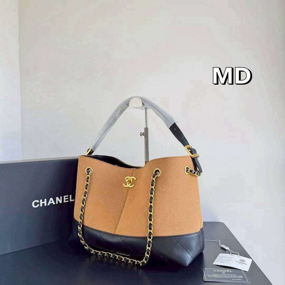 Chanel Shopping Bag 25A Suede Bag กระเป๋าช้อปปิ้งทรงโท้ท มีทั้งแบบงานหนังเต็มใบ/ทูโทน/และงานหนังกลับ สวยหรูหรา คอลใหม่