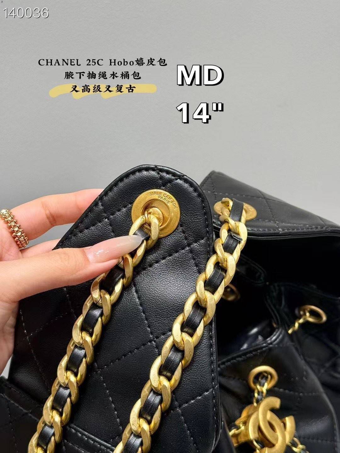 CHANEL 25 Medium Handbag กระเป๋าสะพายทรงโฮโบใบใหญ่ คอลใหม่ล่าสุด ต้อนรับฤดูกาล SPRING-SUMMER 2025 รูปทรงใช้งานได้จริง จุของได้ ถือเก๋ๆ เอวี่เดย์ลุค บอกเลยว่าดีไซน์เก๋มาก