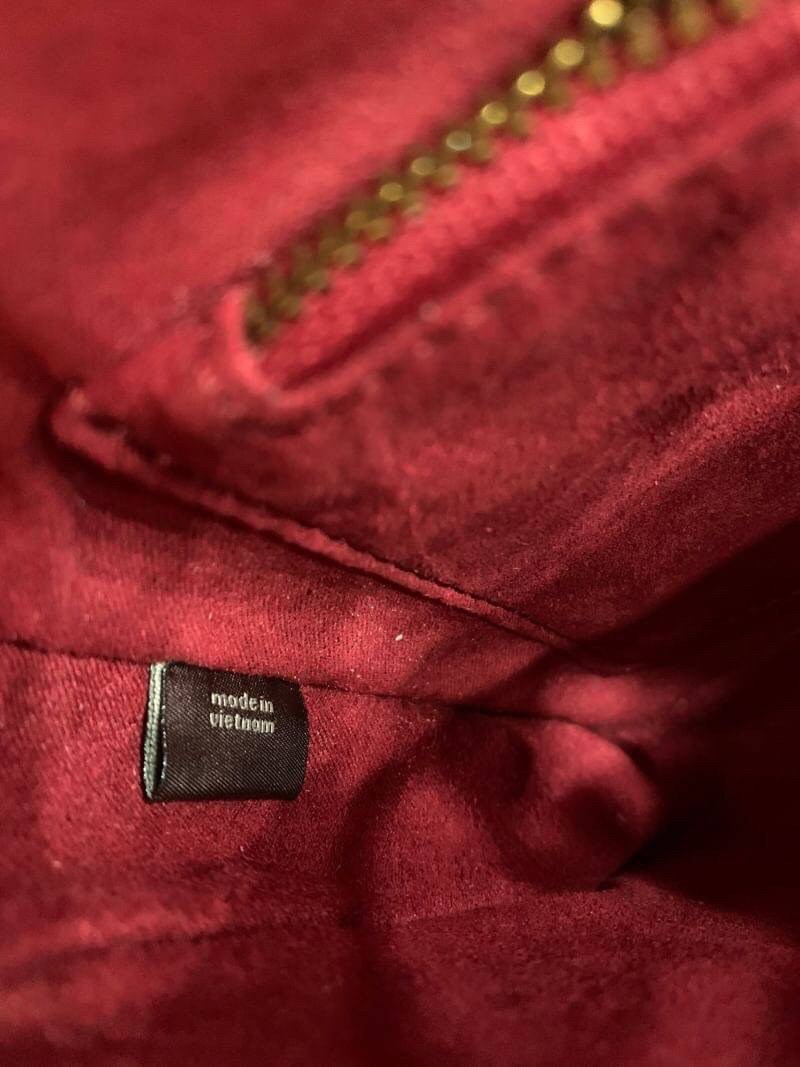 COACH HUTTON SHOULDER BAG IN SIGNATURE CANVAS