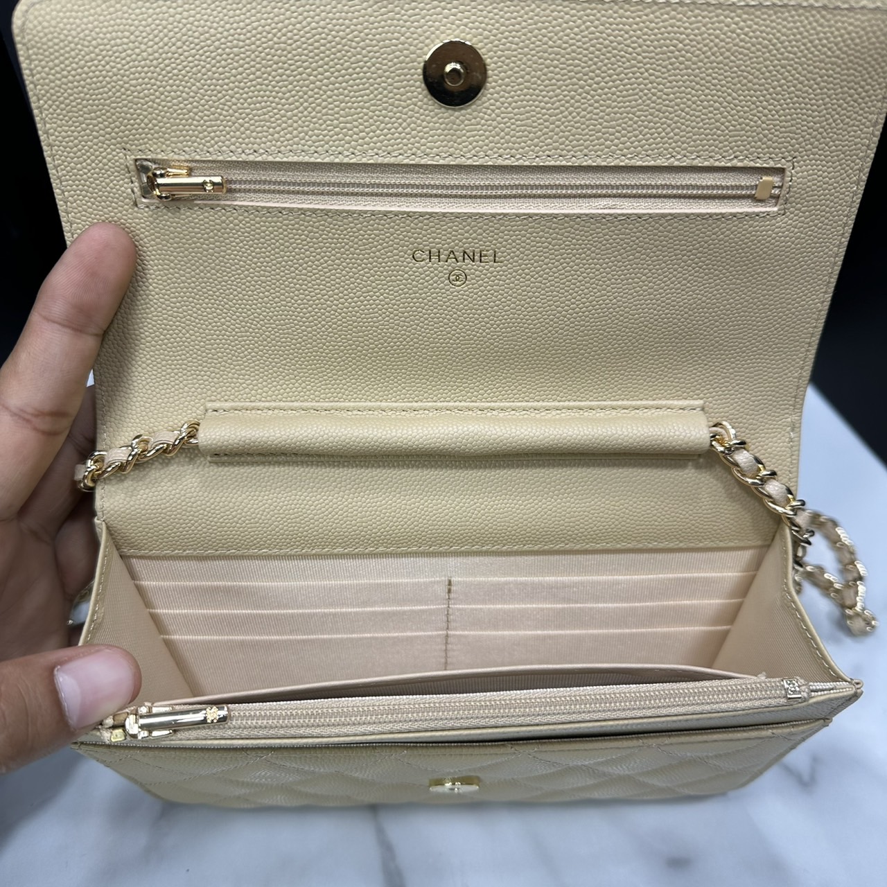 ORI หนังแท้ | CHANEL Woc Wallet on Chain 18cm กระเป๋าสะพายทรงวอคดีไซน์แบ่งช่องด้านในเป็นกระเป๋าสตางค์ รุ่นยอดนิยม หรูหราระดับตำนาน สวยงามเหนือกาลเวลา