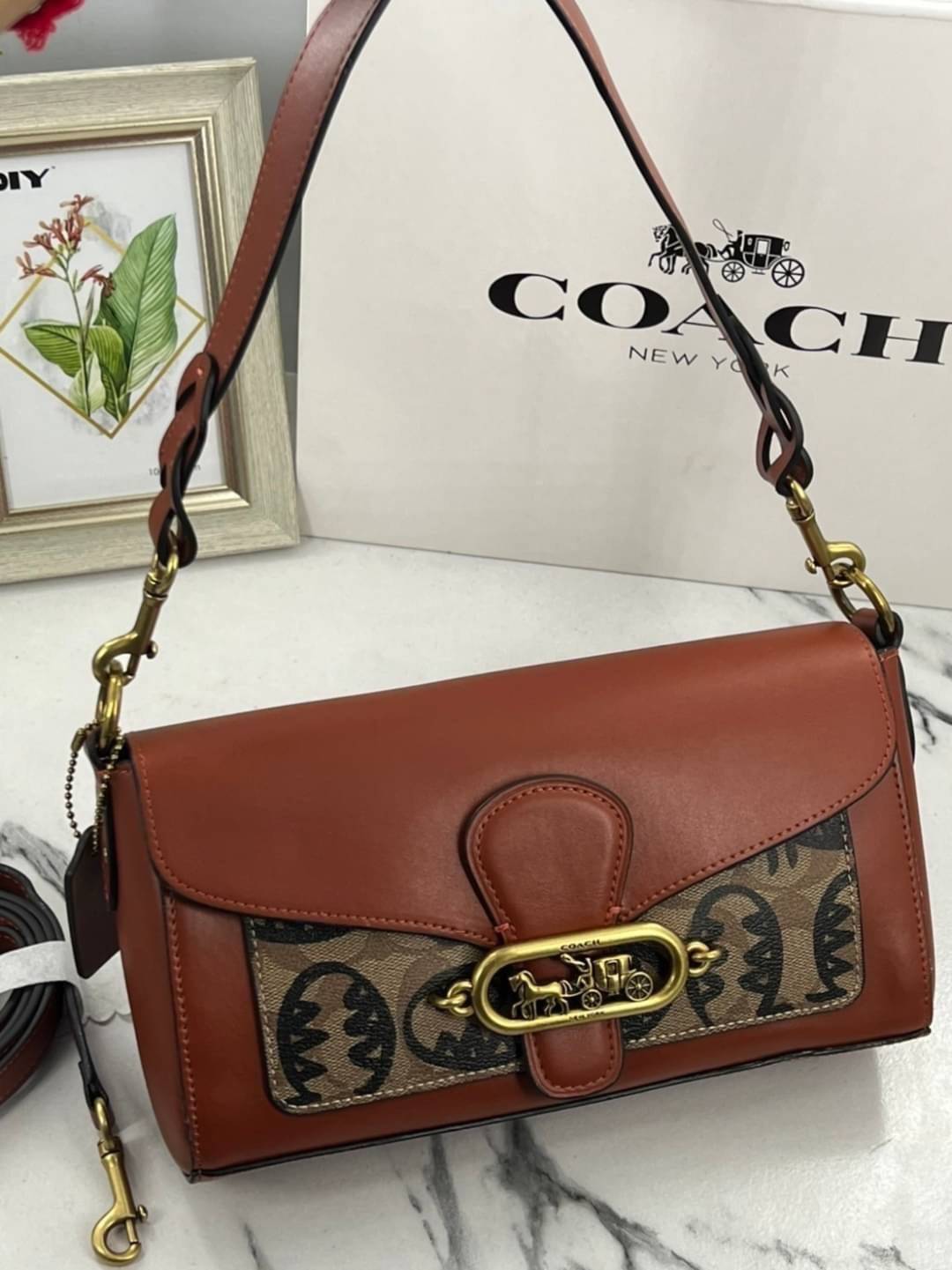 COACH SMALL JADE SHOULDER BAG พร้อมส่งที่ไทย